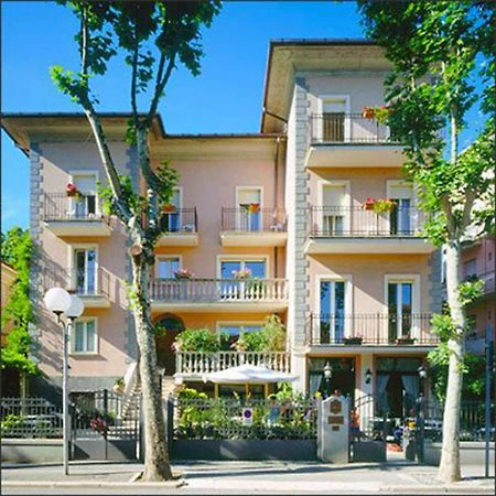 Hotel Berlino Cattolica Buitenkant foto