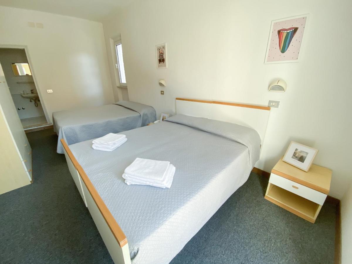 Hotel Berlino Cattolica Kamer foto
